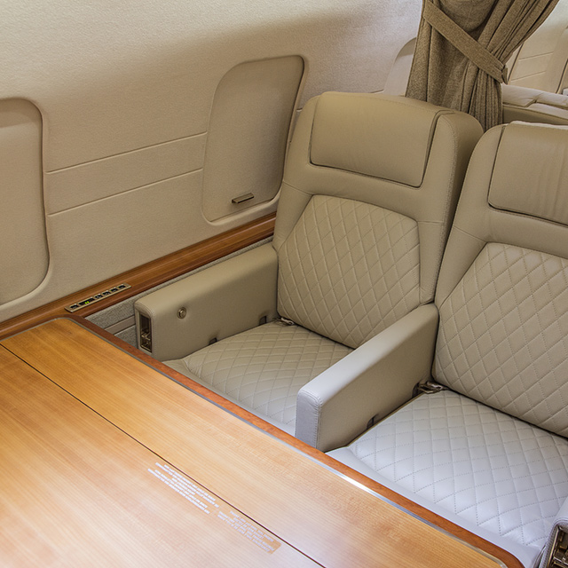 Интерьер частного воздушного судна «Bombardier Challenger 604», 2018 г.