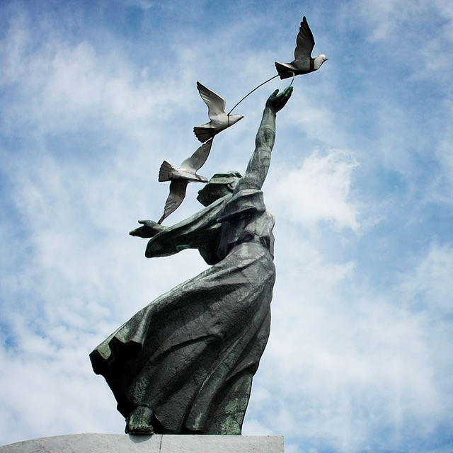 Станция метро «Днiпро», Киев, Украина.
