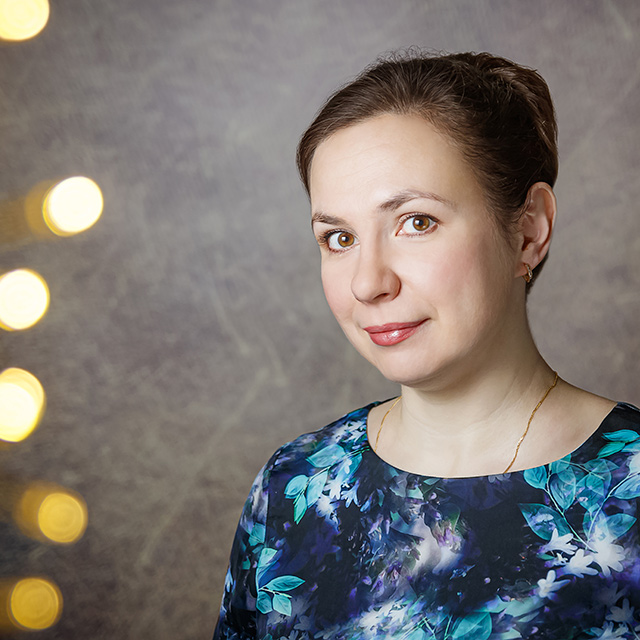 Елена, портрет в домашней студии.