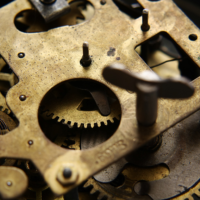 Старые часы.