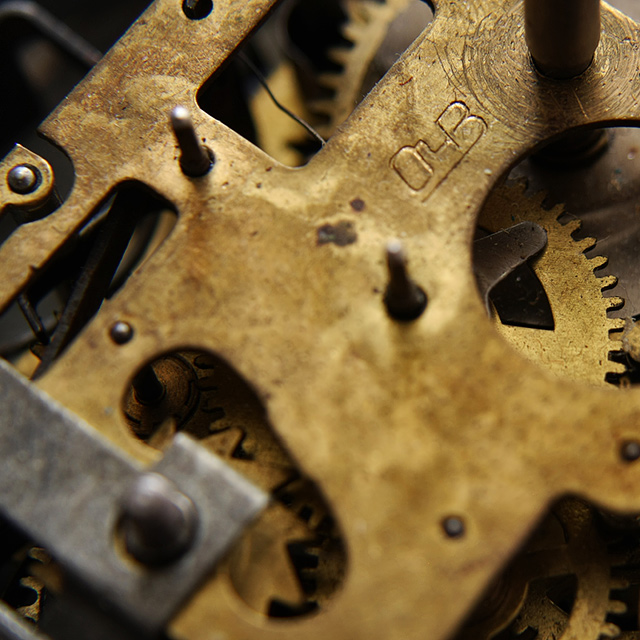 Старые часы.