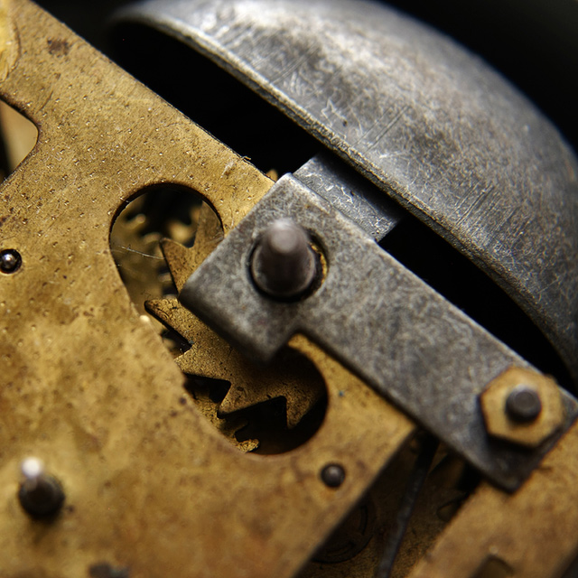 Старые часы.